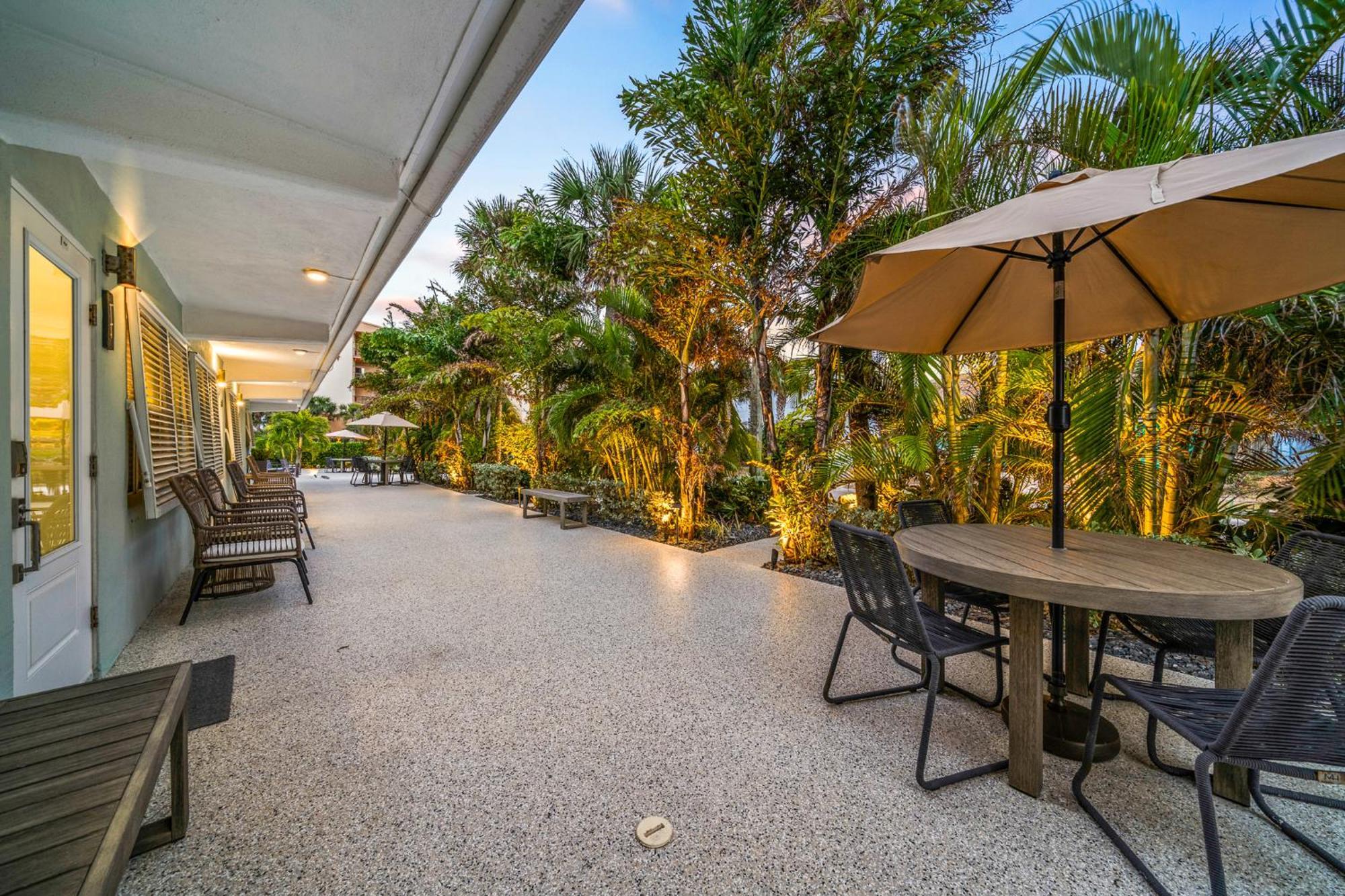 Wonderful Place Wprivate Patio Next To The Beach Cocoa Beach Exteriör bild